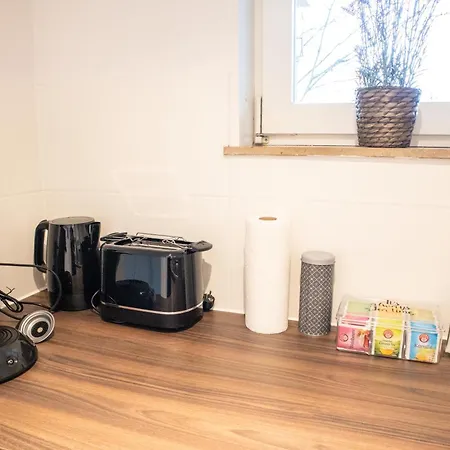 Messewohnung Fuer 4 Gaeste Mit Kostenlosem Parkplatz * הנובר