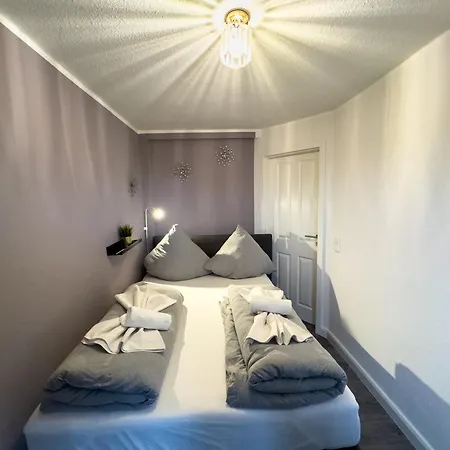 Messewohnung Fuer 4 Gaeste Mit Kostenlosem Parkplatz Apartment *