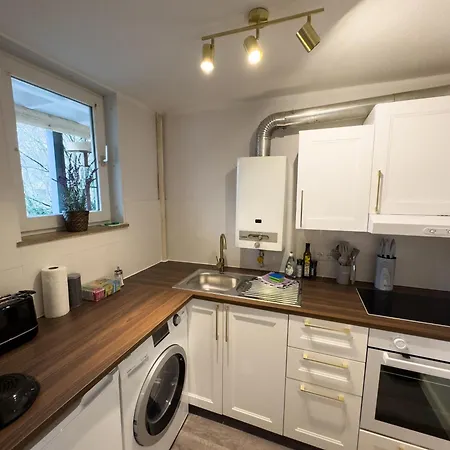 Apartment Messewohnung Fuer 4 Gaeste Mit Kostenlosem Parkplatz Hannover