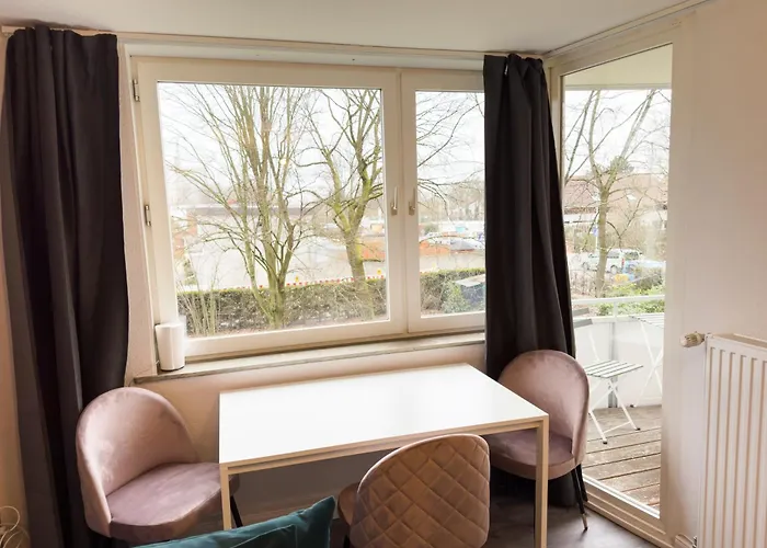 Messewohnung Fuer 4 Gaeste Mit Kostenlosem Parkplatz דירה הנובר