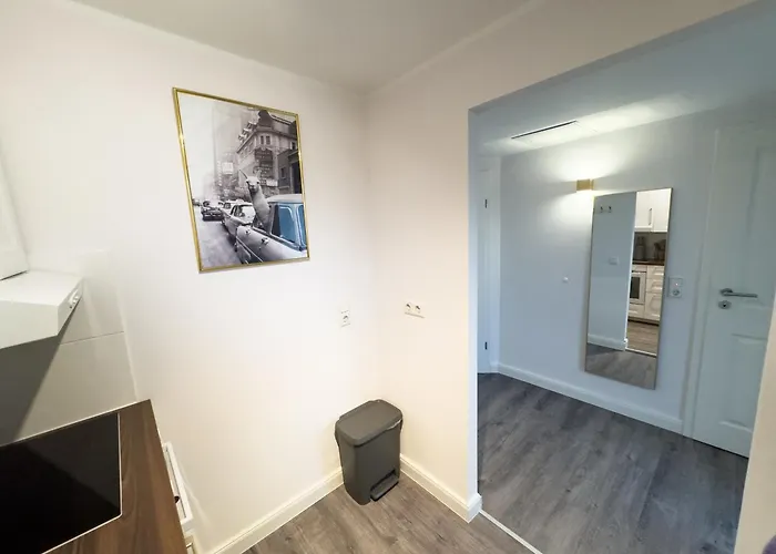 Messewohnung Fuer 4 Gaeste Mit Kostenlosem Parkplatz דירה *