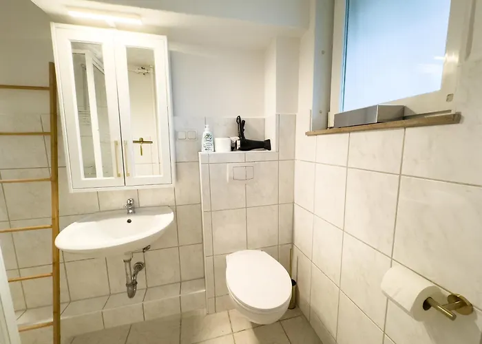 דירה Messewohnung Fuer 4 Gaeste Mit Kostenlosem Parkplatz