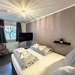 Messewohnung Fuer 4 Gaeste Mit Kostenlosem Parkplatz Ανόβερο