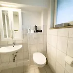 Διαμέρισμα Messewohnung Fuer 4 Gaeste Mit Kostenlosem Parkplatz