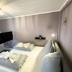 Messewohnung Fuer 4 Gaeste Mit Kostenlosem Parkplatz Ανόβερο