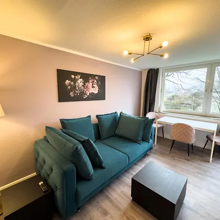 Messewohnung Fuer 4 Gaeste Mit Kostenlosem Parkplatz * Ανόβερο